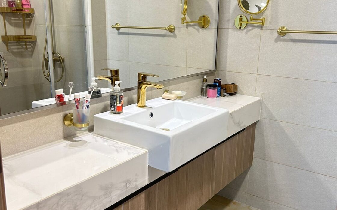 Fully Upgraded | Fully Furnished | Kitchen Equipped