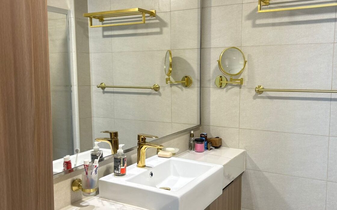 Fully Upgraded | Fully Furnished | Kitchen Equipped