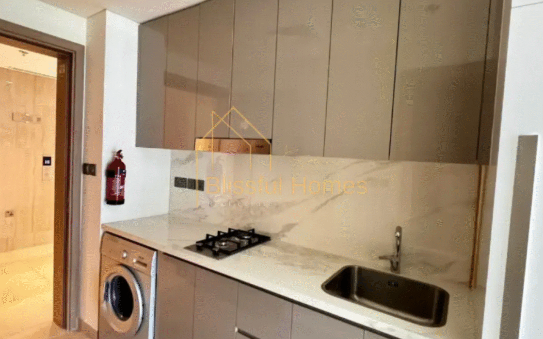Beautiful Studio | Pool View | Kitchen Equipped