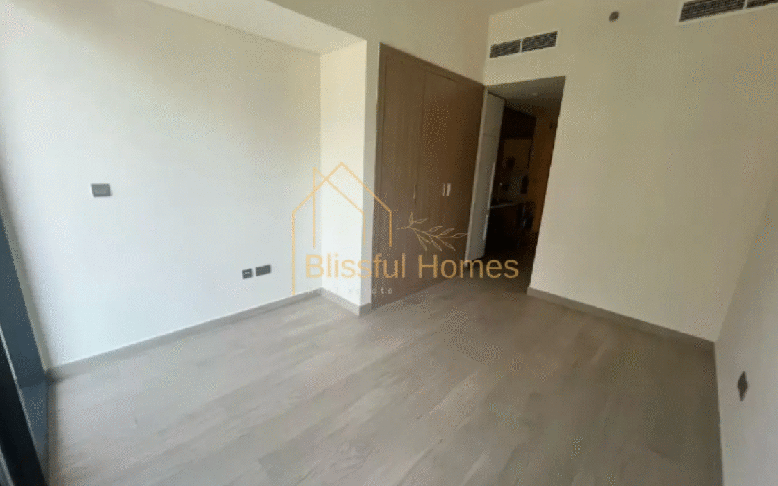 Beautiful Studio | Pool View | Kitchen Equipped