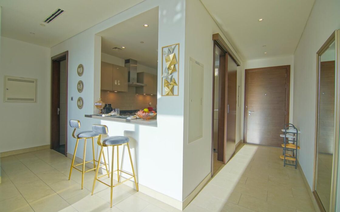 Luxury Fully Furnished/ VillaViews / High Floor