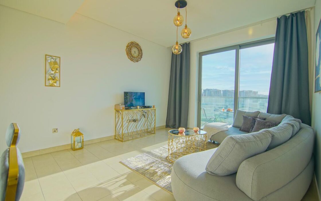 Luxury Fully Furnished/ VillaViews / High Floor