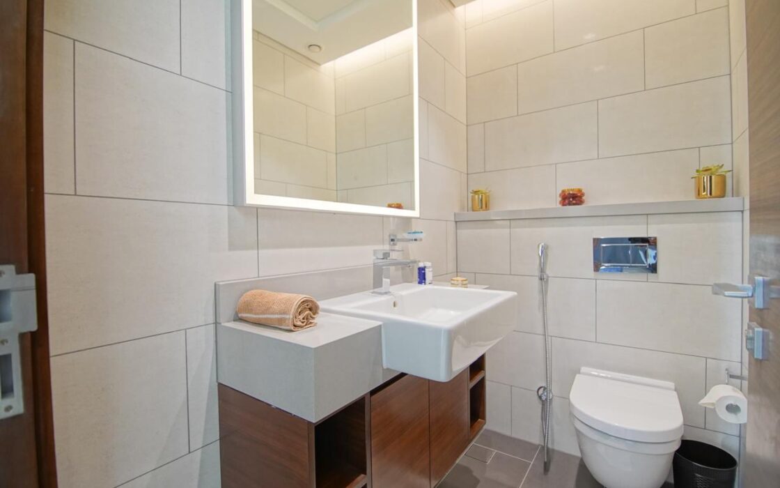 Luxury Fully Furnished/ VillaViews / High Floor