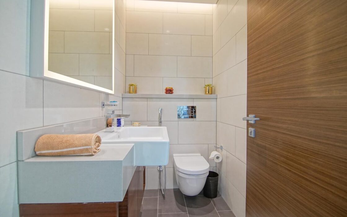 Luxury Fully Furnished/ VillaViews / High Floor