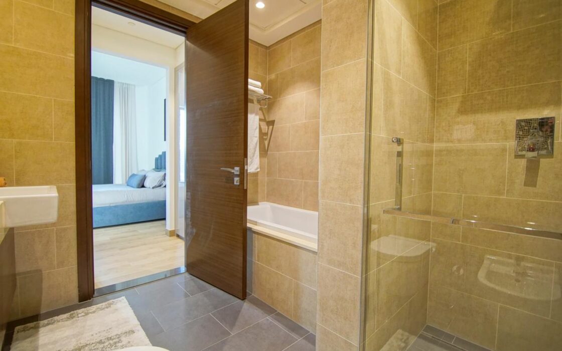 Luxury Fully Furnished/ VillaViews / High Floor