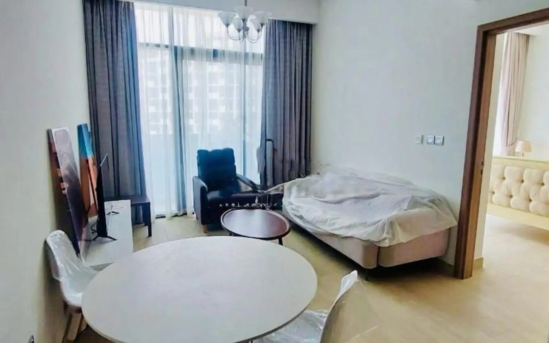 LUXURY | FULLY FURNISHED | PRIME LOCATION