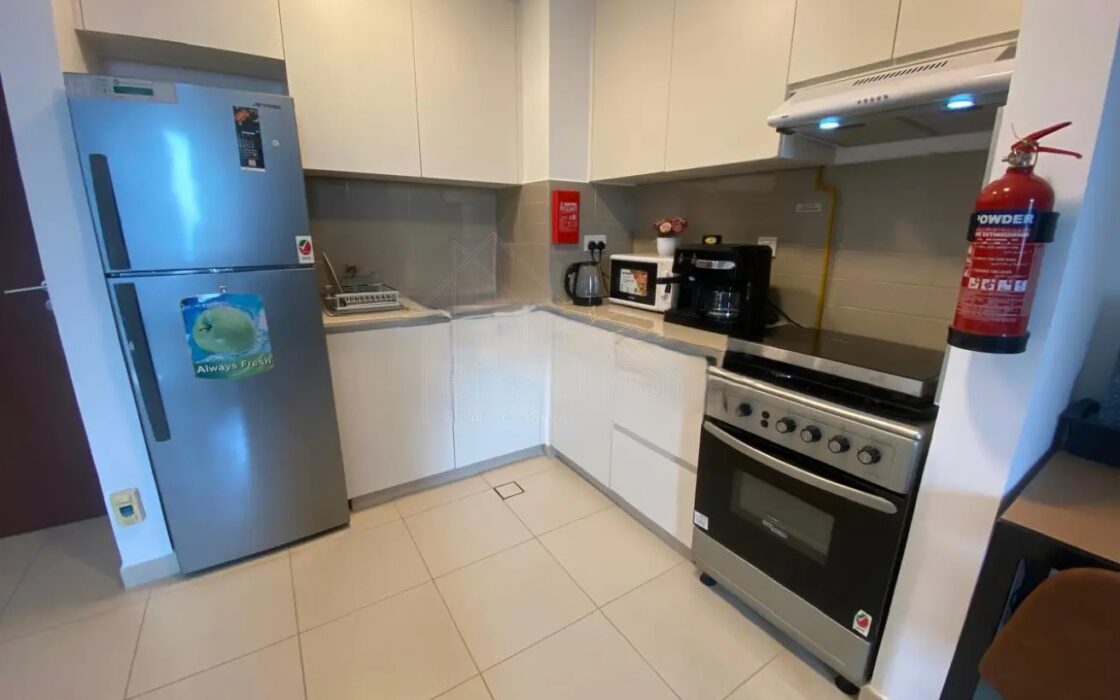 Stylish corner 1-BR Apartment in Hayat Boulevard