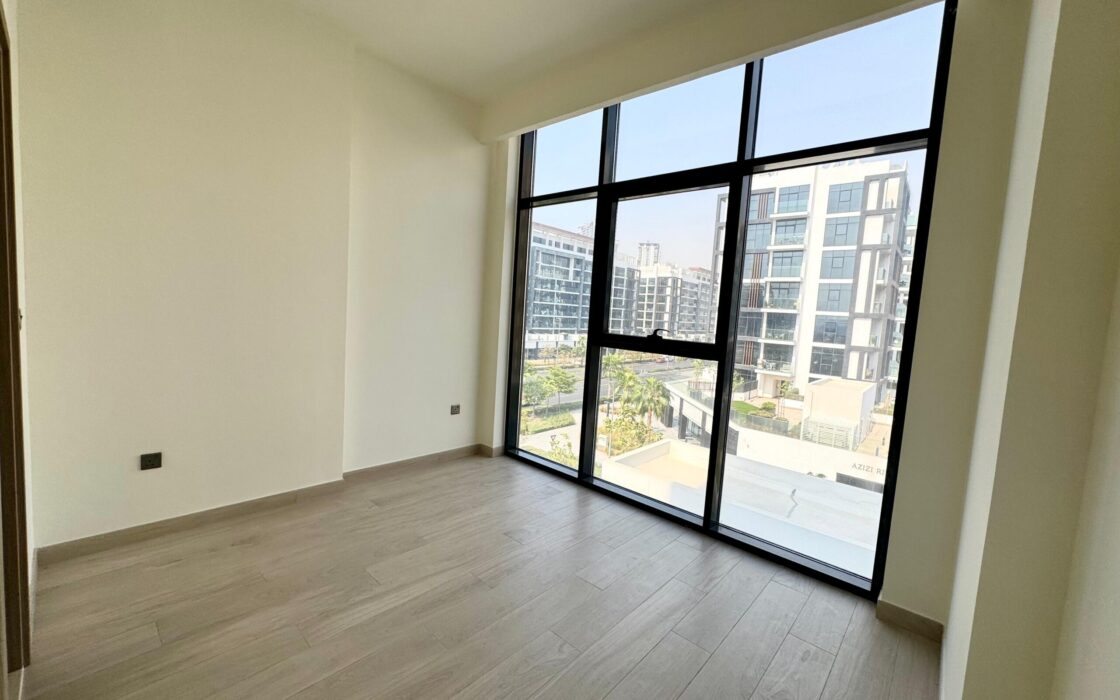From Sunrise to Skyline – Live Riviera Style