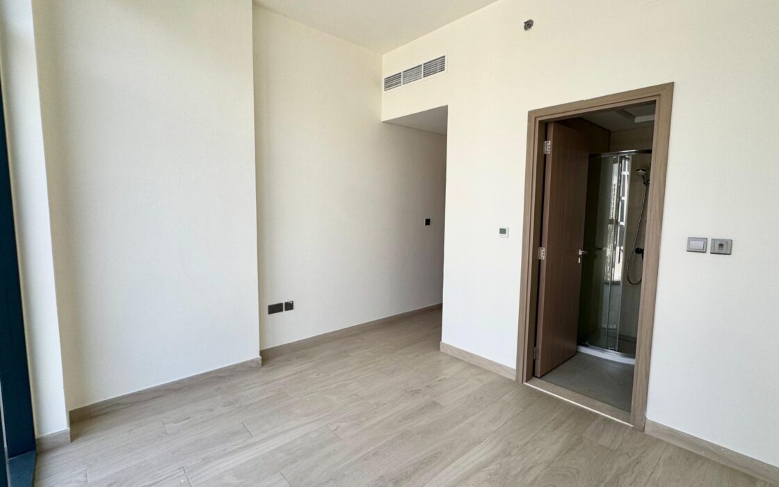From Sunrise to Skyline – Live Riviera Style