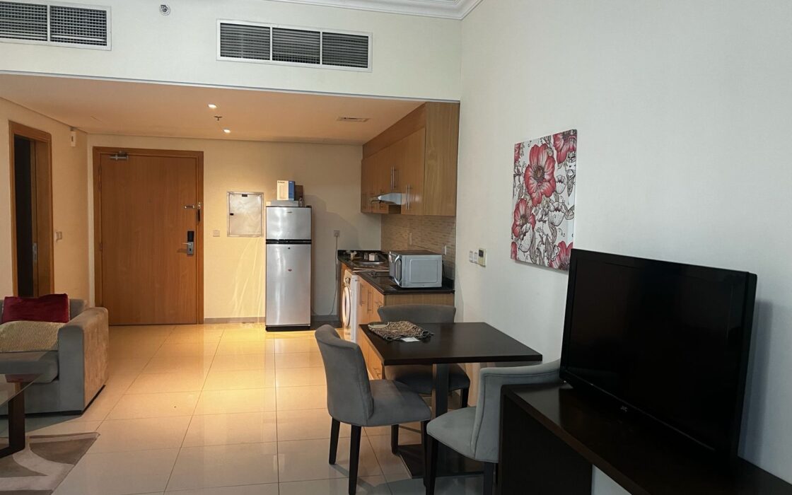 Luxury Studio in Lincoln Park – Prime West Side