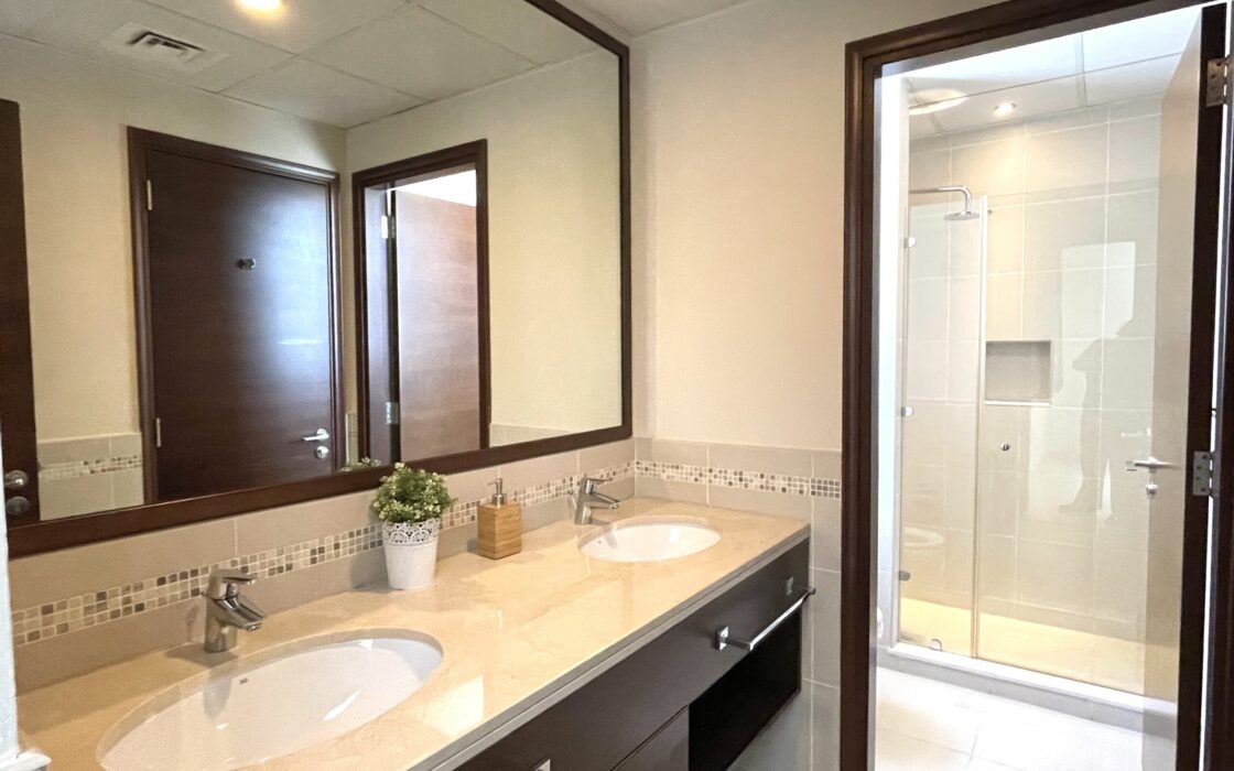 Perfect for Families | Bright Villa in Mira 4