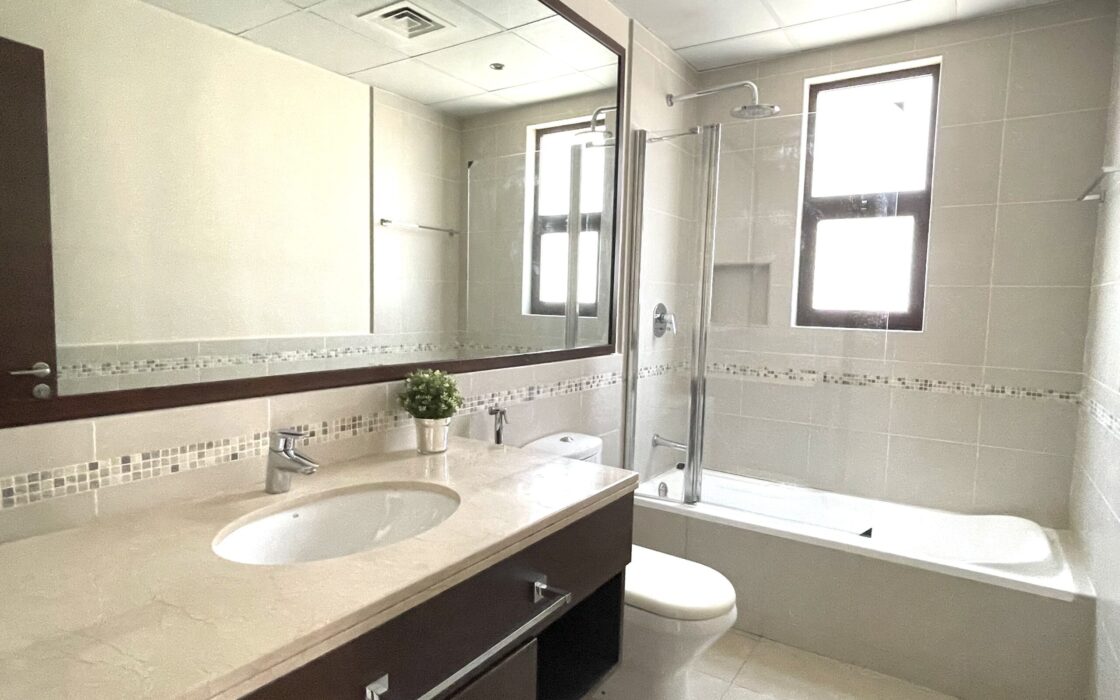Perfect for Families | Bright Villa in Mira 4
