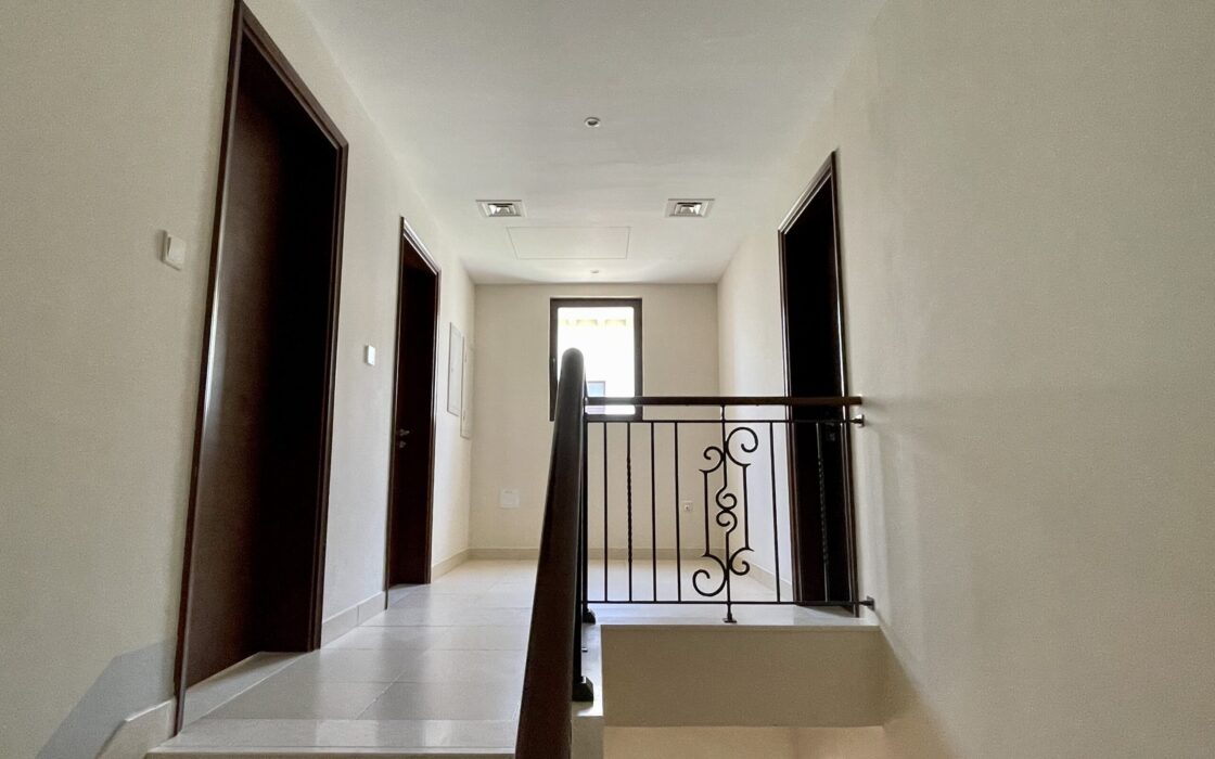 Perfect for Families | Bright Villa in Mira 4