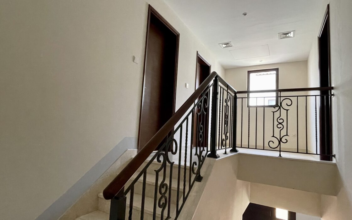 Perfect for Families | Bright Villa in Mira 4