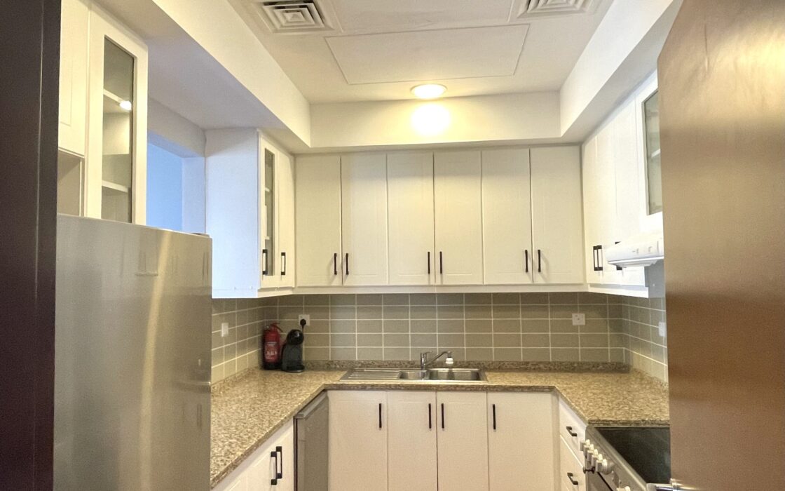 Perfect for Families | Bright Villa in Mira 4