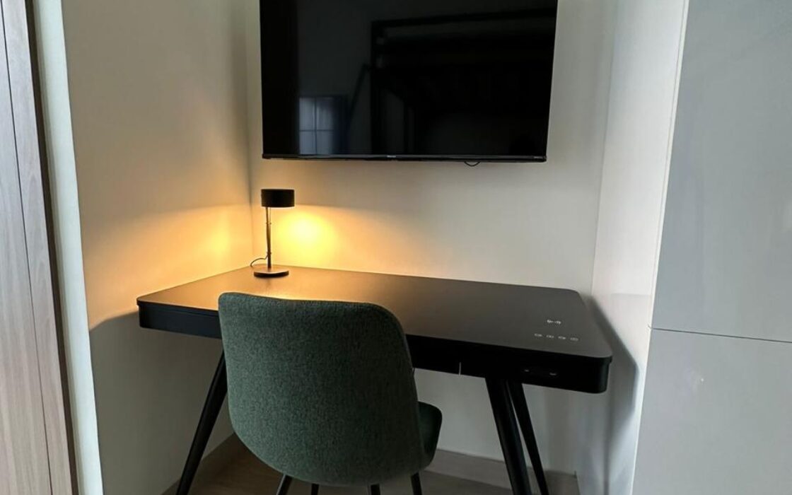 Fully Furnished Elegant Studio