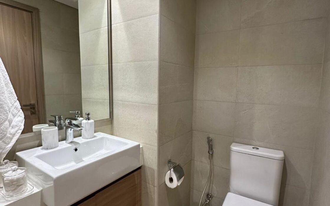 Fully Furnished Elegant Studio
