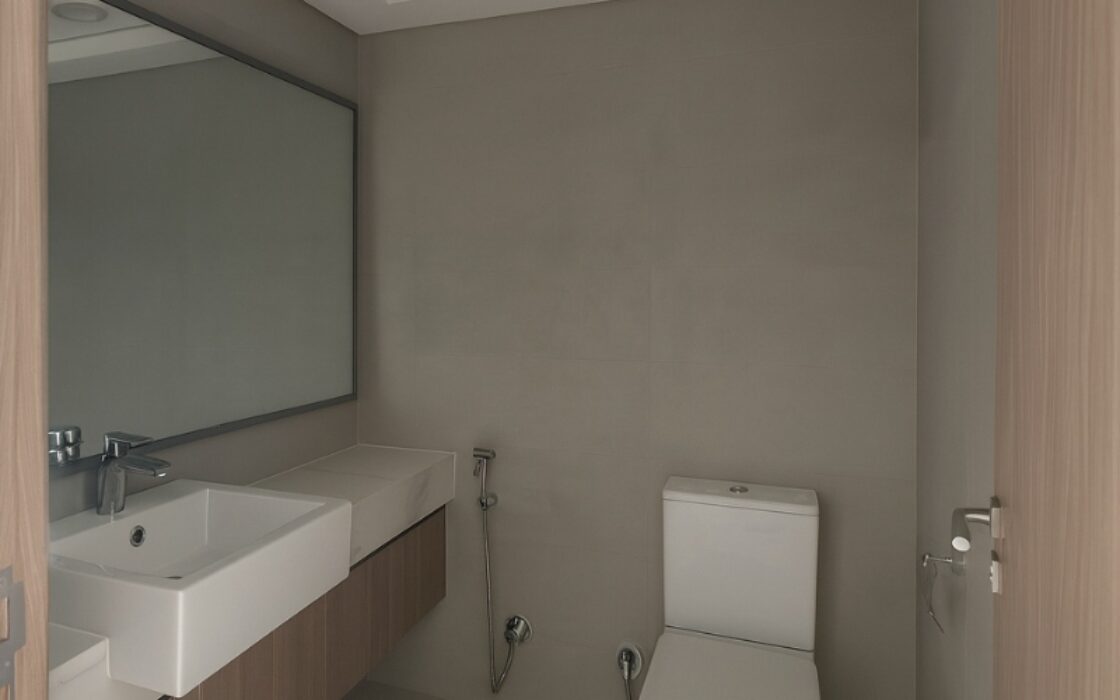 Elegant Studio with Balcony / Ready to Move