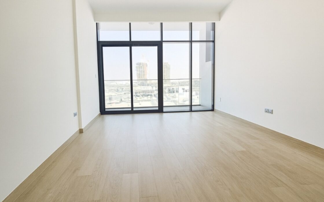 Elegant Studio with Balcony / Ready to Move