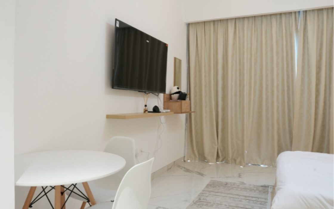 Stylish Studio Apartment in Azizi Riviera