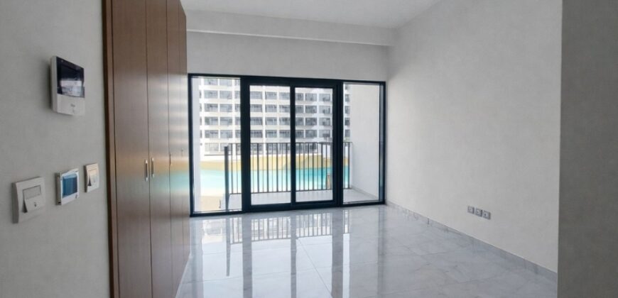 Modern Studio Living with Green Views Azizi Mirage