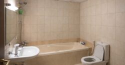 Spacious 1-Bedroom Apartment – Universal Apartment