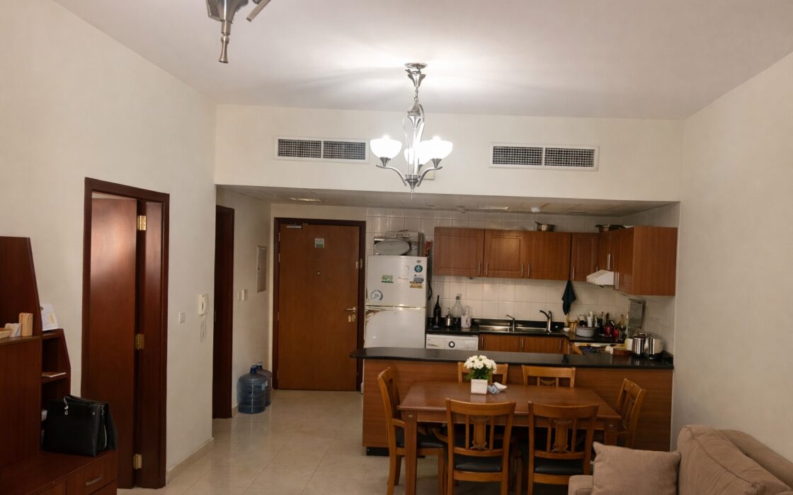 Spacious 1-Bedroom Apartment – Universal Apartment